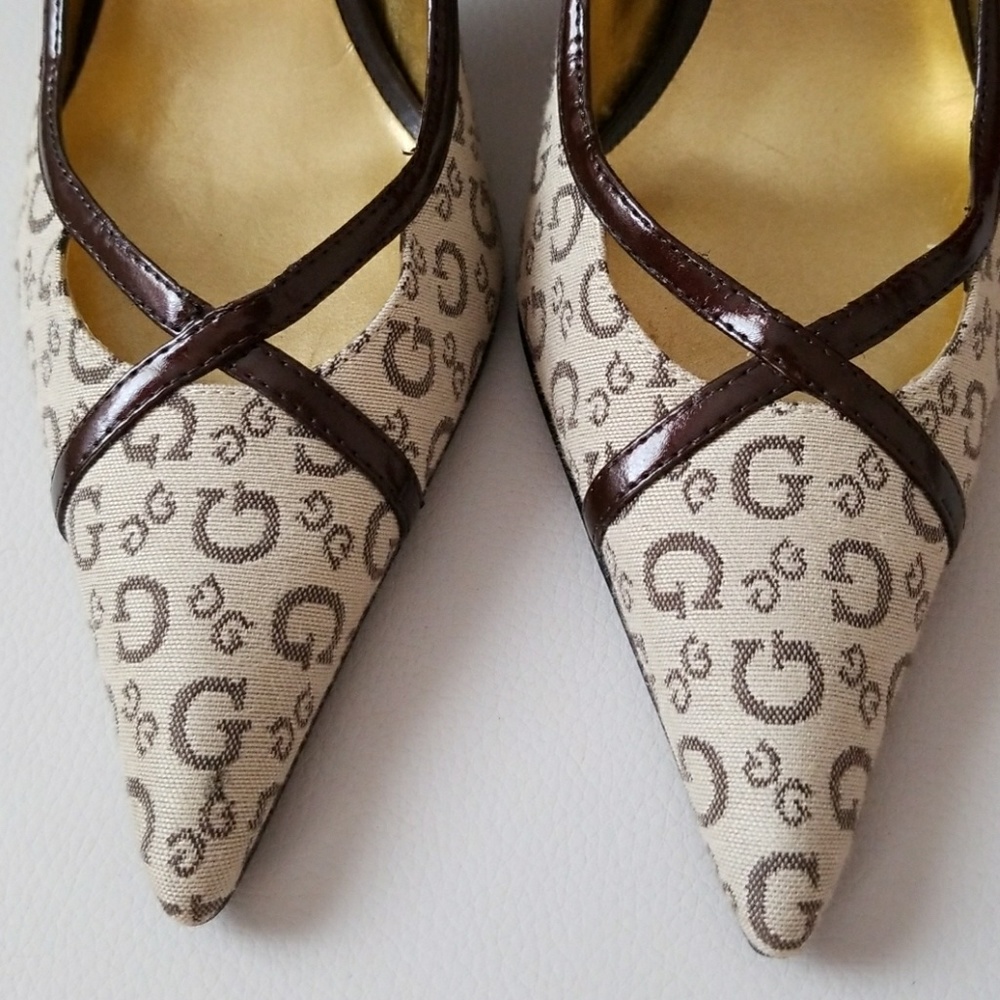 Guees heels size 6 logo "G" Beige linen fabric.